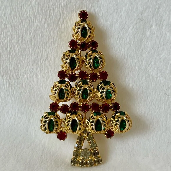 Vintage Hobo Rhinestone Goldtone Brooch Christmas Tree Pin Green Red Gray - Picture 1 of 13